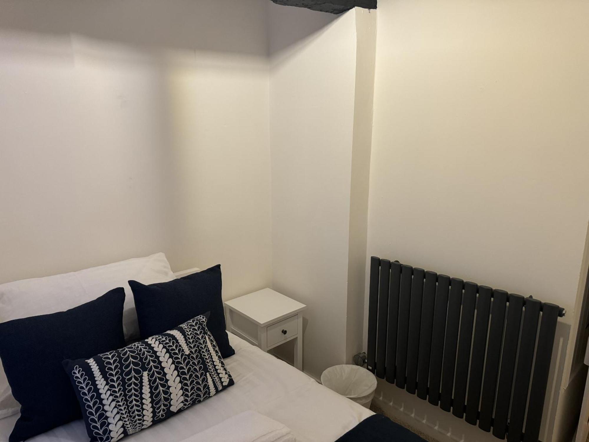Little Priory Cottage Берфорд Экстерьер фото