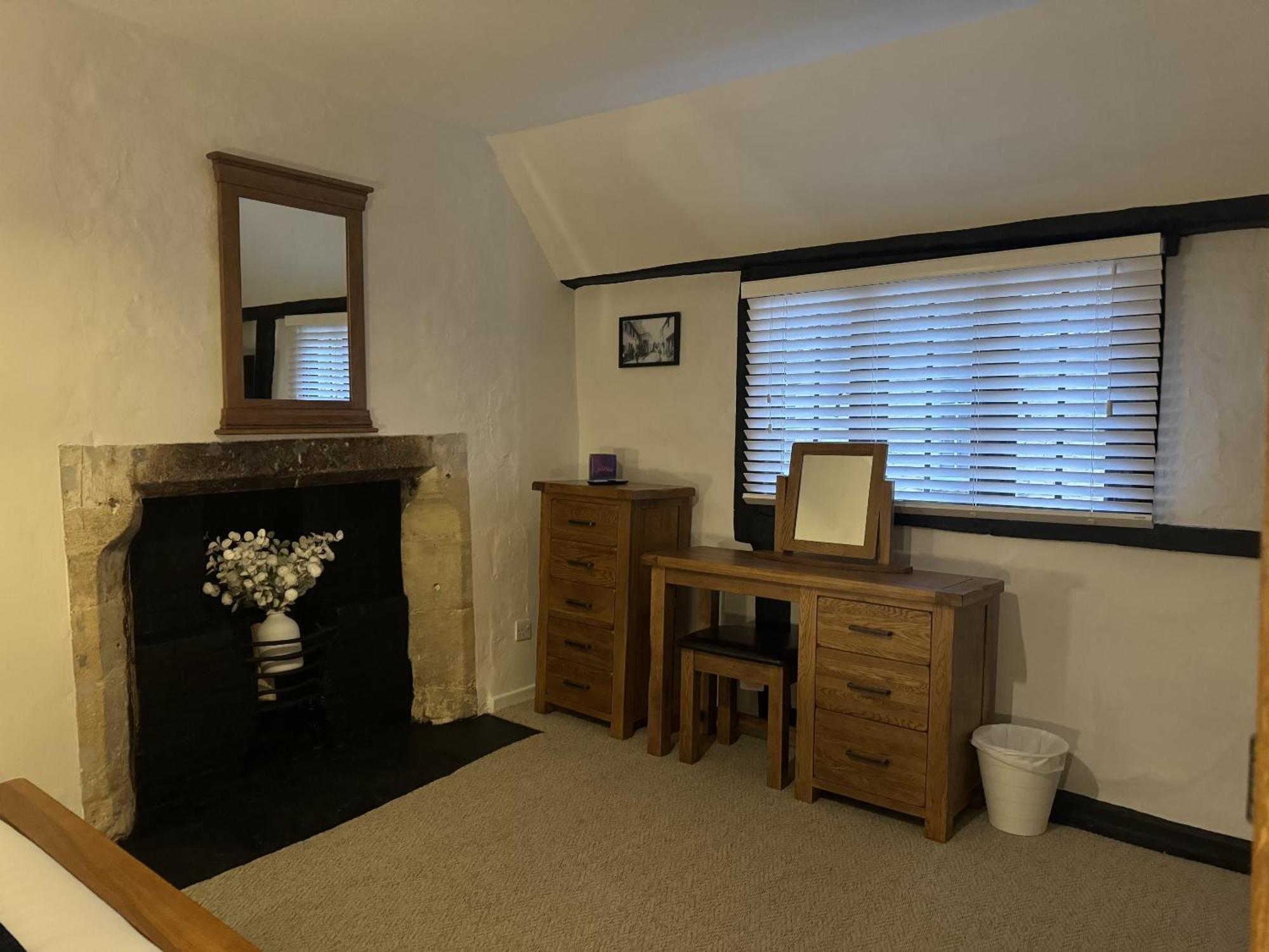 Little Priory Cottage Берфорд Экстерьер фото